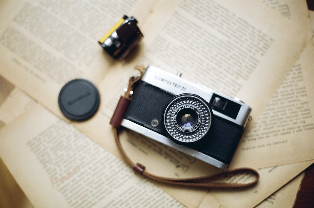 OLYMPUS トリップ35を徹底解説。作例から中古価格・使い方まで | ONE