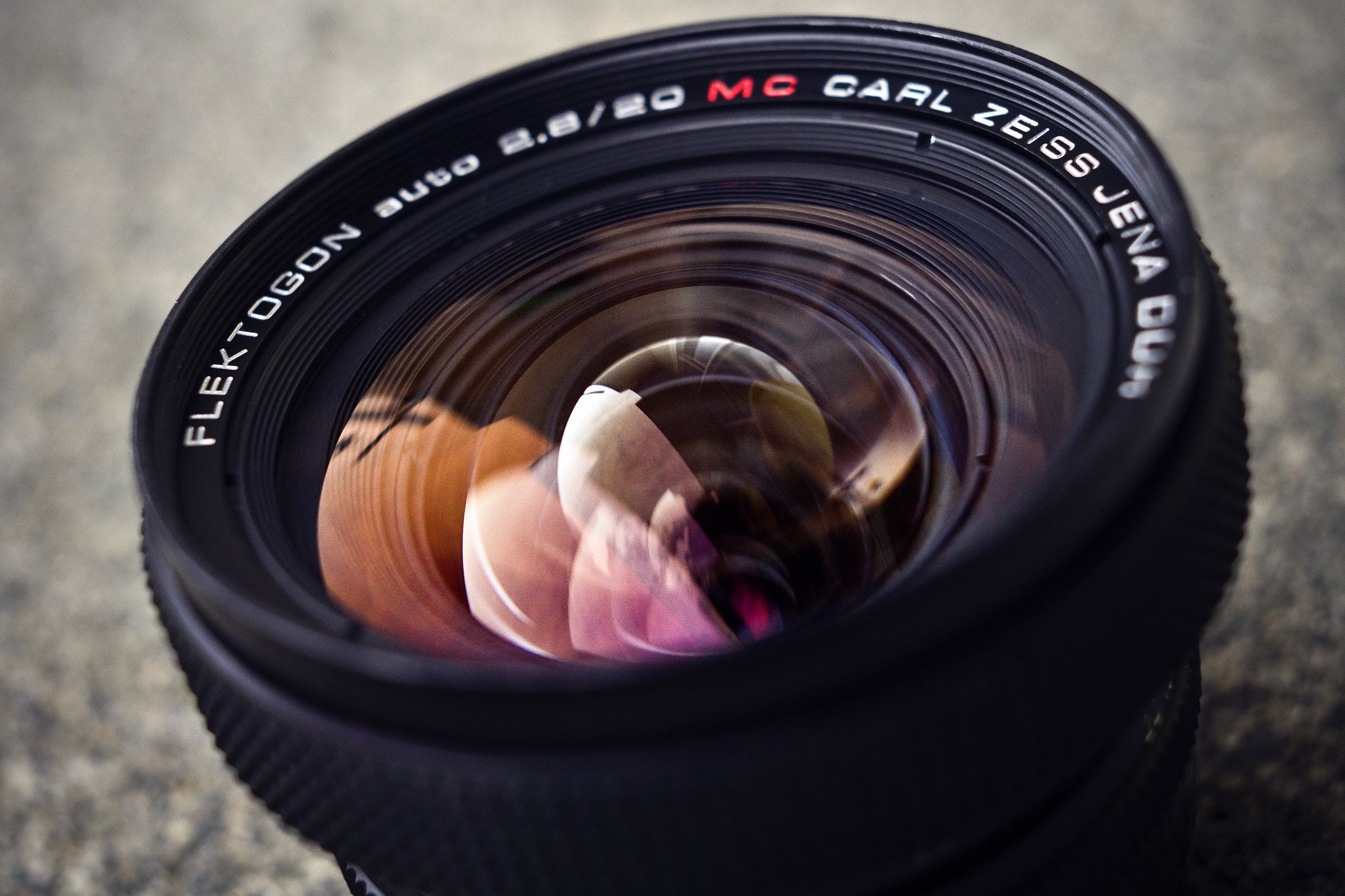 Carl Zeiss Jena DDR MC Flektogon 20mm F2.8を徹底解説。作例から中古