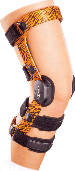 膝装具 - Definance III® - DonJoy - 膝靭帯の安定化 / 関節付き