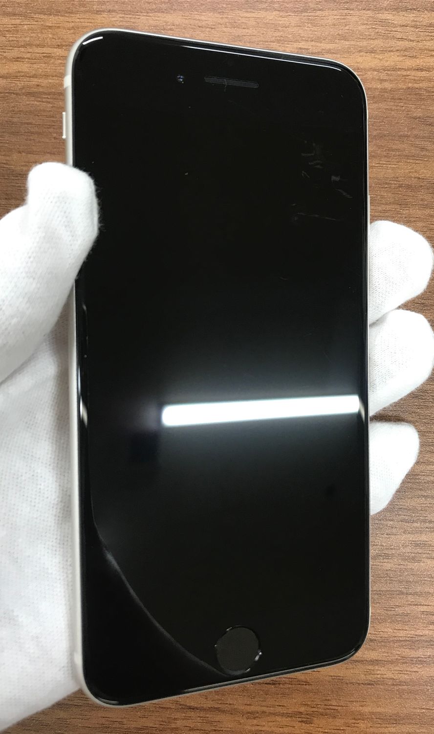 ムスビー｜【JCKA】☆バッテリ100％ SIMフリ－ iPhoneSE3 64GB 白 デモ