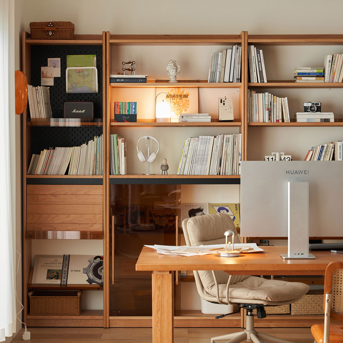 Woody Prime Cherry 多機能木製ブックシェルフ | ナチュラルな表情で多