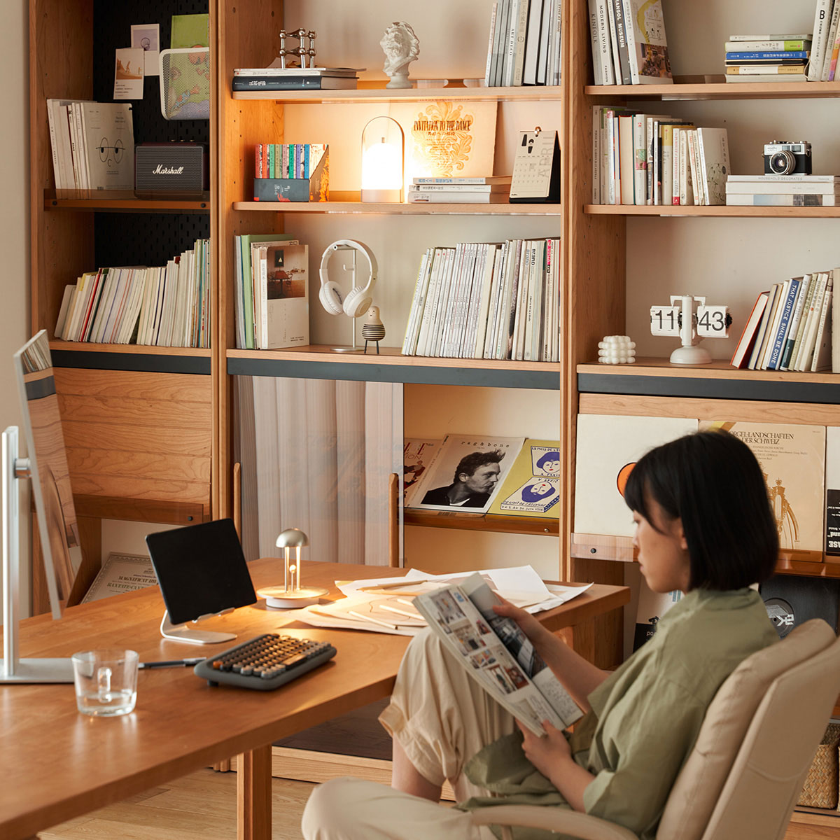 Woody Prime Cherry 多機能木製ブックシェルフ | ナチュラルな表情で多