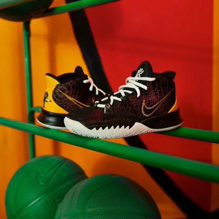 国内2月11日発売予定】ナイキ カイリー 7 EP 