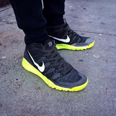 ナイキ フライニット チャッカ FSB ブラック/ホワイト-ボルト (625009