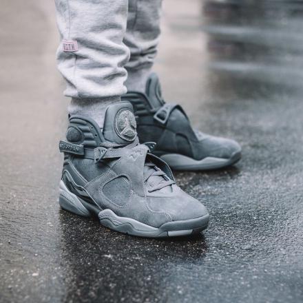 国内8月26日発売予定】 ナイキ エアジョーダン8 レトロ クール グレー