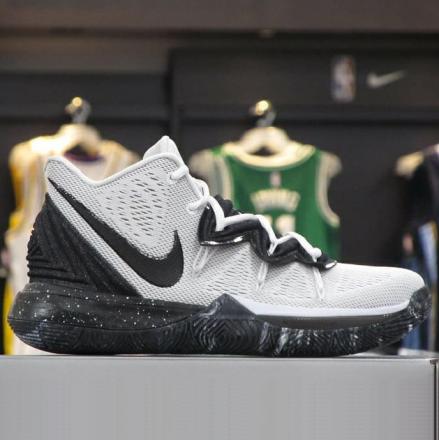 国内2月22日発売予定】ナイキ カイリ― 5 EP ホワイト/ブラック (AO2919