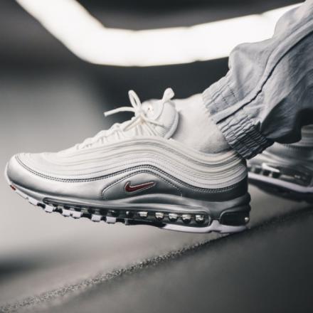 国内1月12日発売予定】ナイキ エアマックス 97 QS ホワイト/バーシティ
