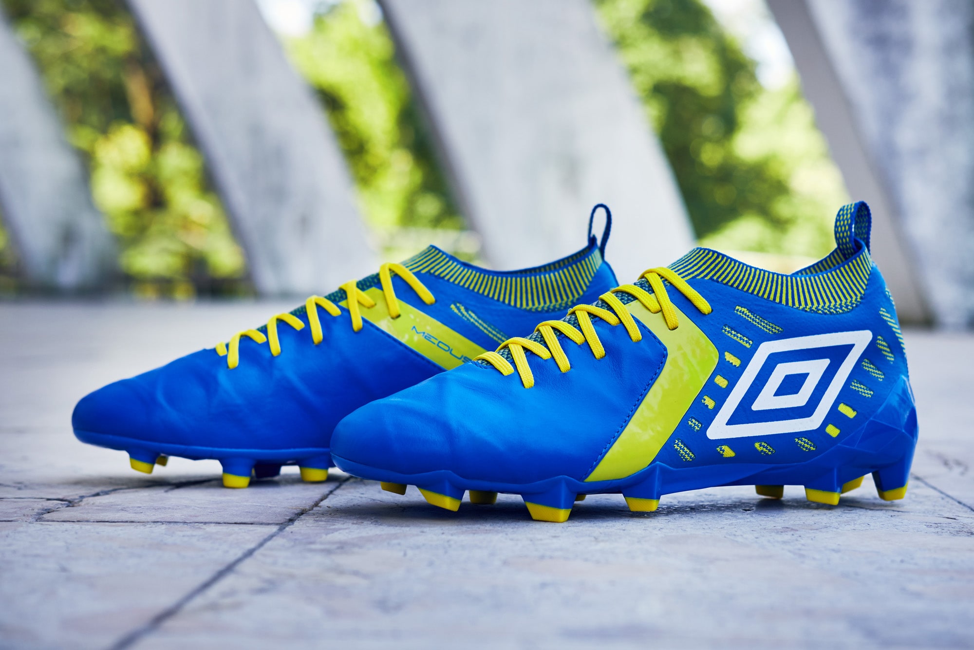 アンブロ限定スパイク”メデューサ 2”｜umbro（アンブロ）×SOCCER SHOP