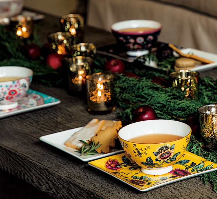 華やかテーブルウェアで記憶に残るHappy Winter Holidays – STORY