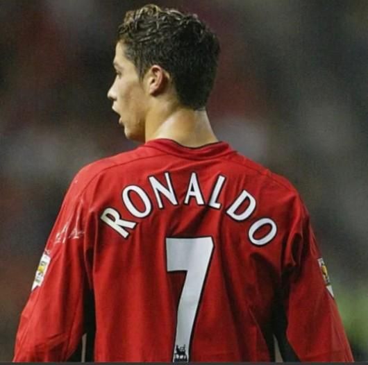 マンチェスターU（H）長袖 03/04 ロナウド＃7 + EPL パッチ付き。