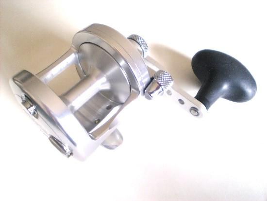 ベイトリール:ジギングと投げ釣り:MXL6/4MC Raptor右ハンドル