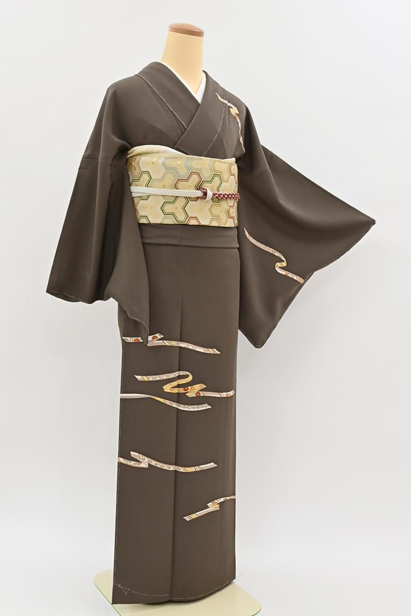 銀座【B-4243】訪問着 煤竹色 蔓帯の図（三越扱い） :身丈160.5/裄68