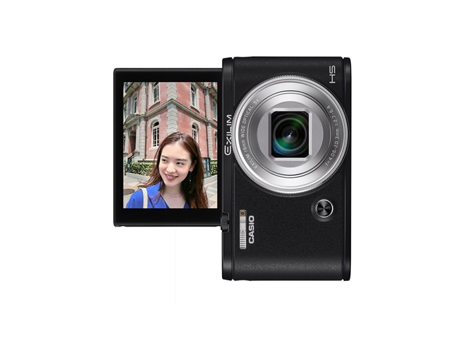 カシオ、超広角レンズ搭載で美肌機能も強化した自撮りカメラ「EX