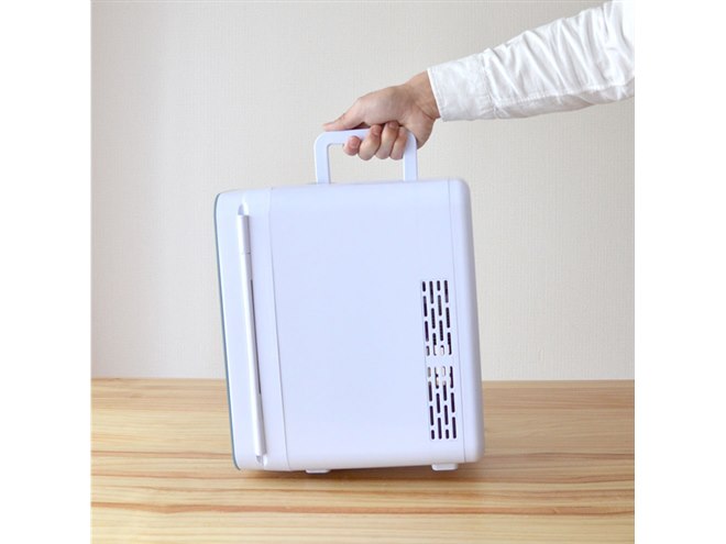 ひとり用サイズ”で静音性にもすぐれた「自分専用おとしずか冷温庫 10L