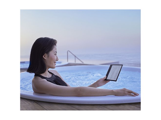 アマゾン、色調調節ライトを新採用した7型電子書籍端末「Kindle Oasis