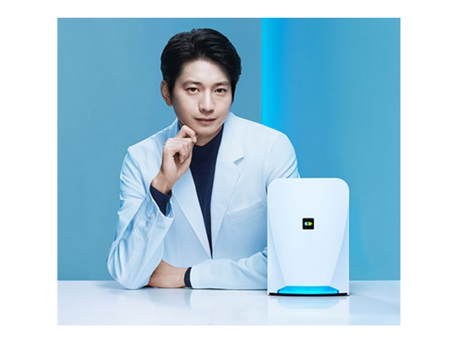 A4サイズはそのままに「消臭能力が約3倍」となった、8畳用の光除菌空気