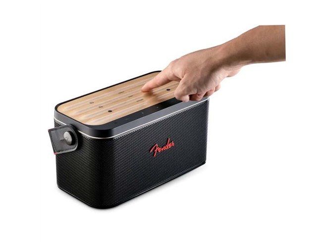 Fender Audio、ギターやベースを接続できるBluetoothスピーカー「RIFF