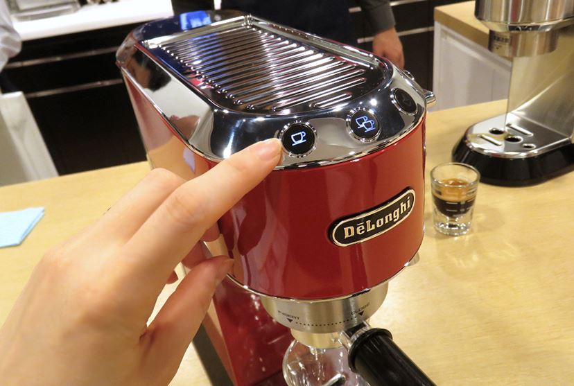 De'Longhi エスプレッソマシン ／ディディカ ／レッド デロンギ