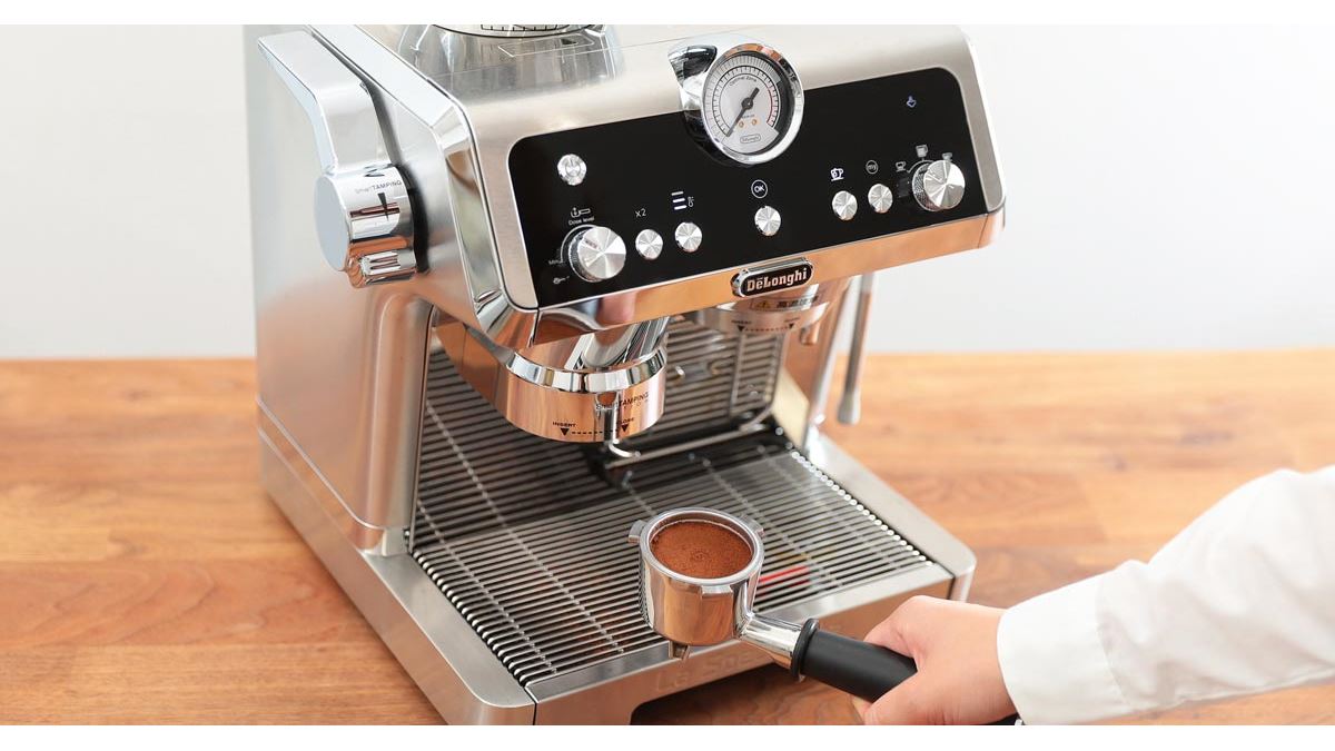 玄人も素人も楽しめる！ “全自動じゃない”デロンギのグラインダー付き