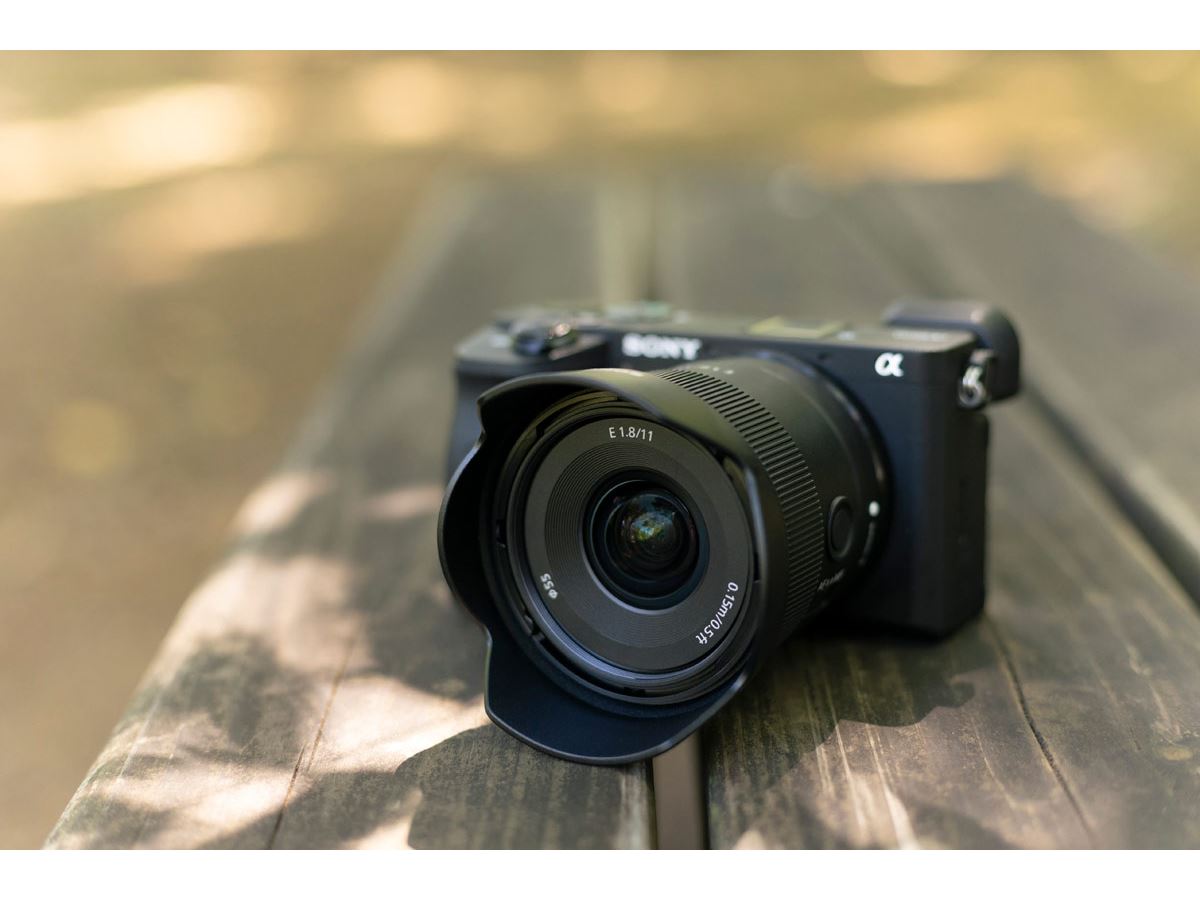 ソニー「E 11mm F1.8」で古刹や植物園をスナップ！ 近接撮影でも活躍