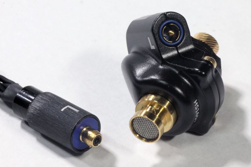 マニアからも一目置かれるAcoustuneの最新イヤホン「HS1697TI