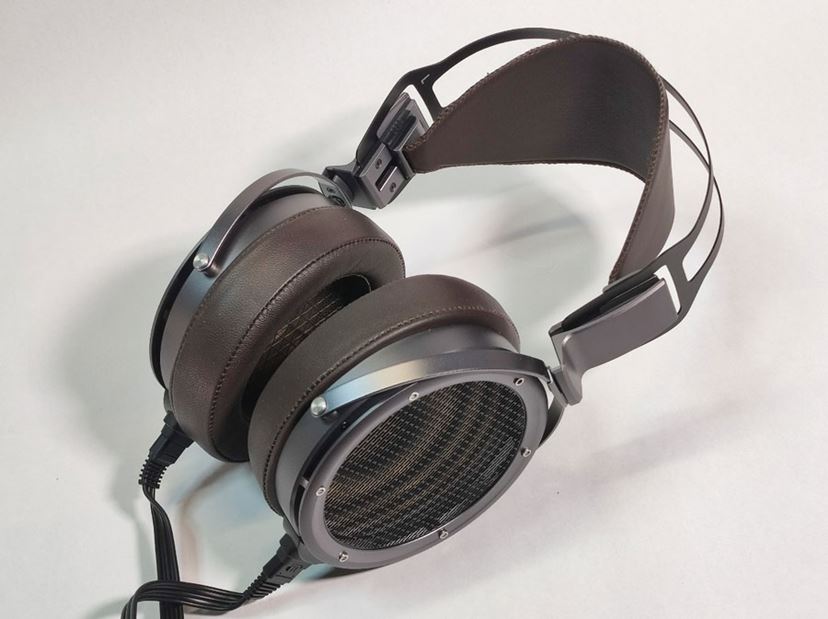 STAXの超弩級静電型ヘッドホン「SR-X9000」レビュー。複数のドライバー