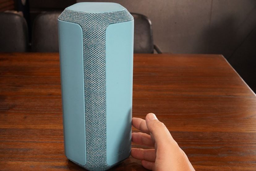 位置も距離も問わない不思議なBluetoothスピーカー！ ソニー「SRS