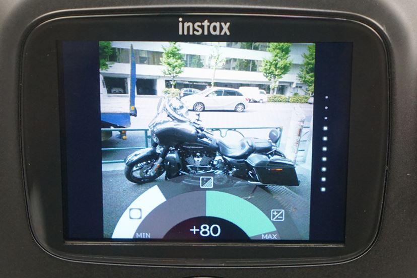 絶対失敗しない最新チェキ「instax SQUARE SQ10」で誰もがアーティスト