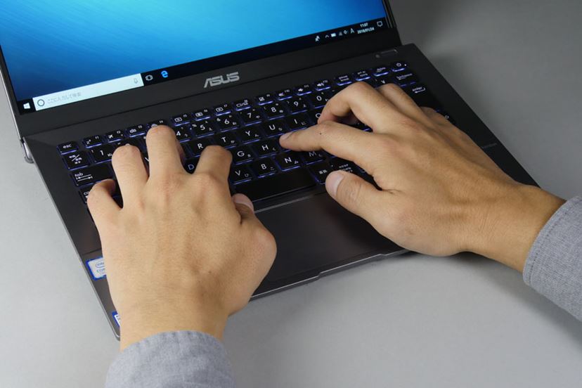 薄い！軽い！頑丈！ 14型モバイルノート ASUS「B9440UA」レビュー