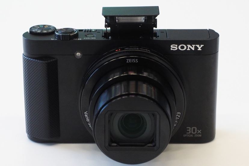 ソニーから世界最小の光学30倍ズームコンデジ「HX90V」「WX500」が新