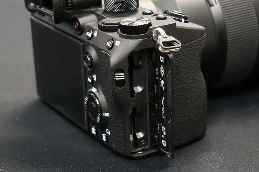 画質に加えて高速性も大幅進化！ ソニー「α7R III」登場 - 価格.com