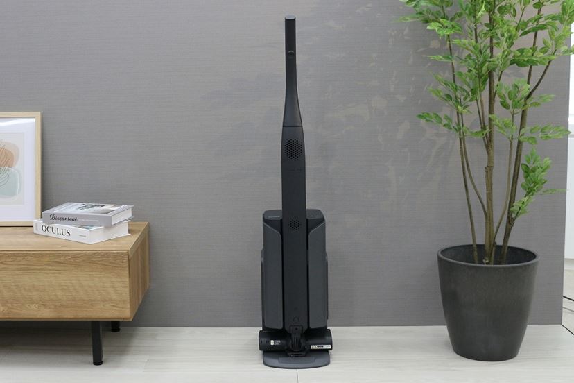 静音性抜群！ シャープから初のステーション付きスティック掃除機が