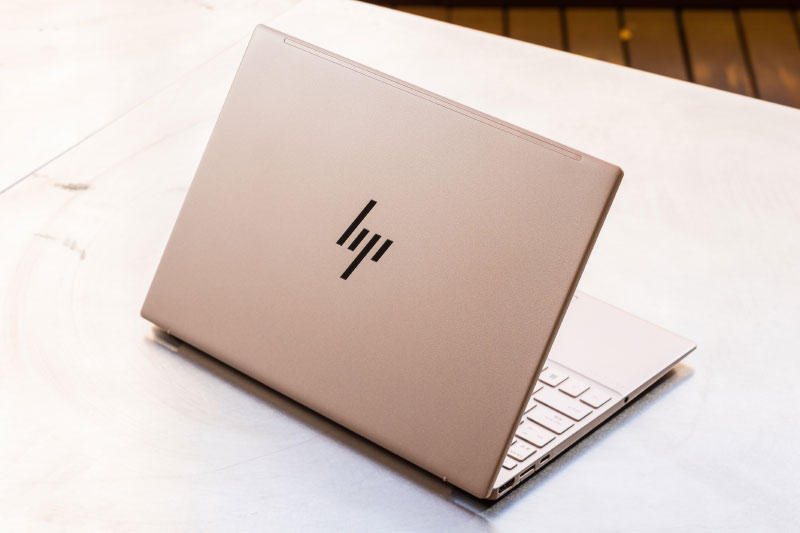 価格.com - [PR企画]人気モデルがいよいよ終了へ 超軽量＆高性能で