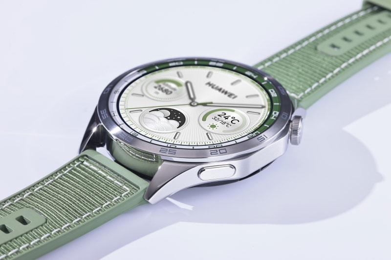 価格.com - [PR企画]藤森慎吾が試した！ゴルフナビ機能搭載「HUAWEI