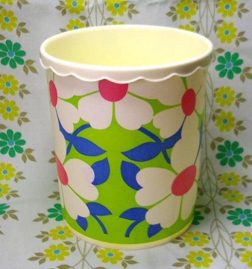 レトロポップ 花柄 ゴミ箱 - USA＆レトロ雑貨の店 RERA RERA RU