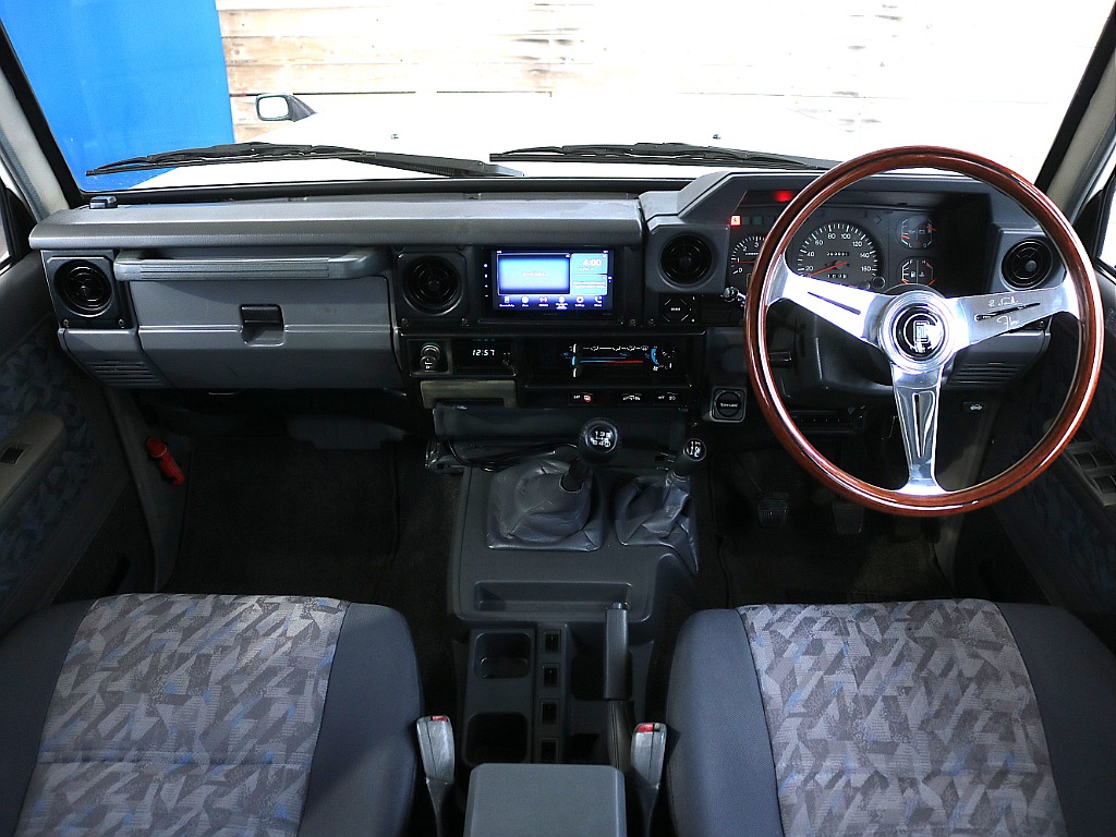 トヨタ ランドクルーザー70 4.2 ZX ディーゼル 4WD(H09年式,26.4万km