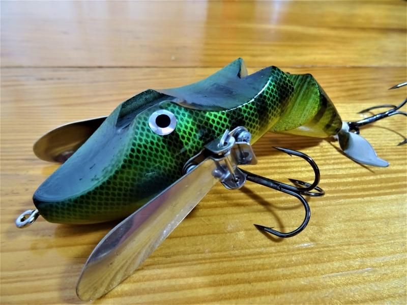 ハイフン ホグバスターWOOD 人気のくせ者ルアー NB-EYE-TOKYO