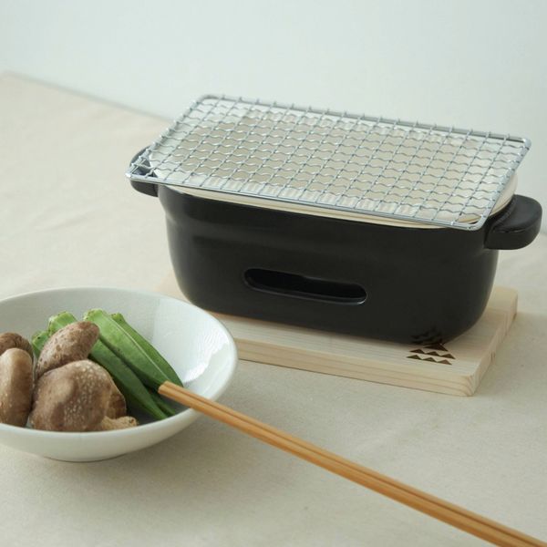 かもしか道具店/陶の炭火コンロ 角 -少ない煙で炭火焼きができる、耐熱