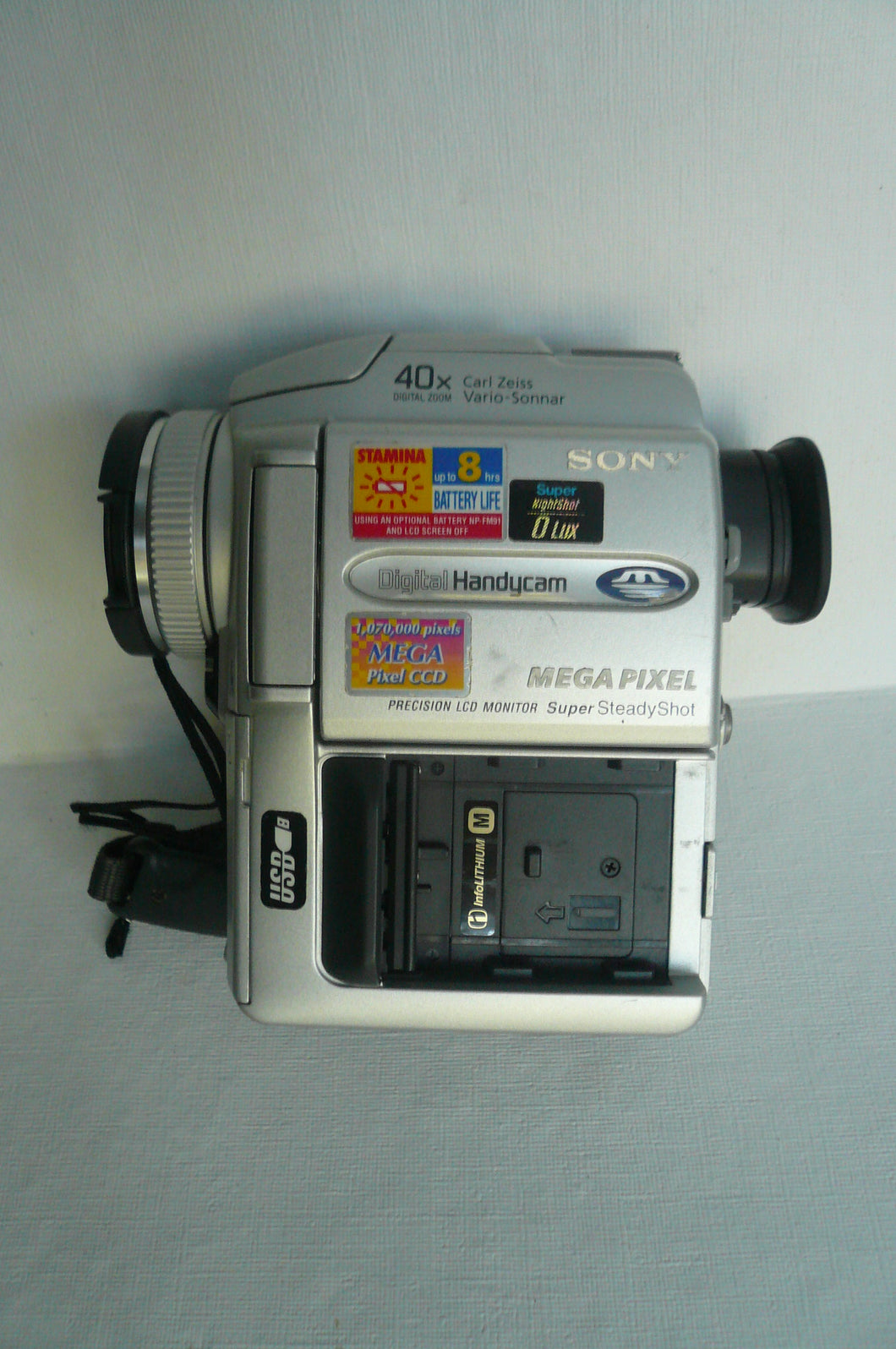 Sony DCR-PC110e Pal system stereo miniDV camcorder – I & N Electronics