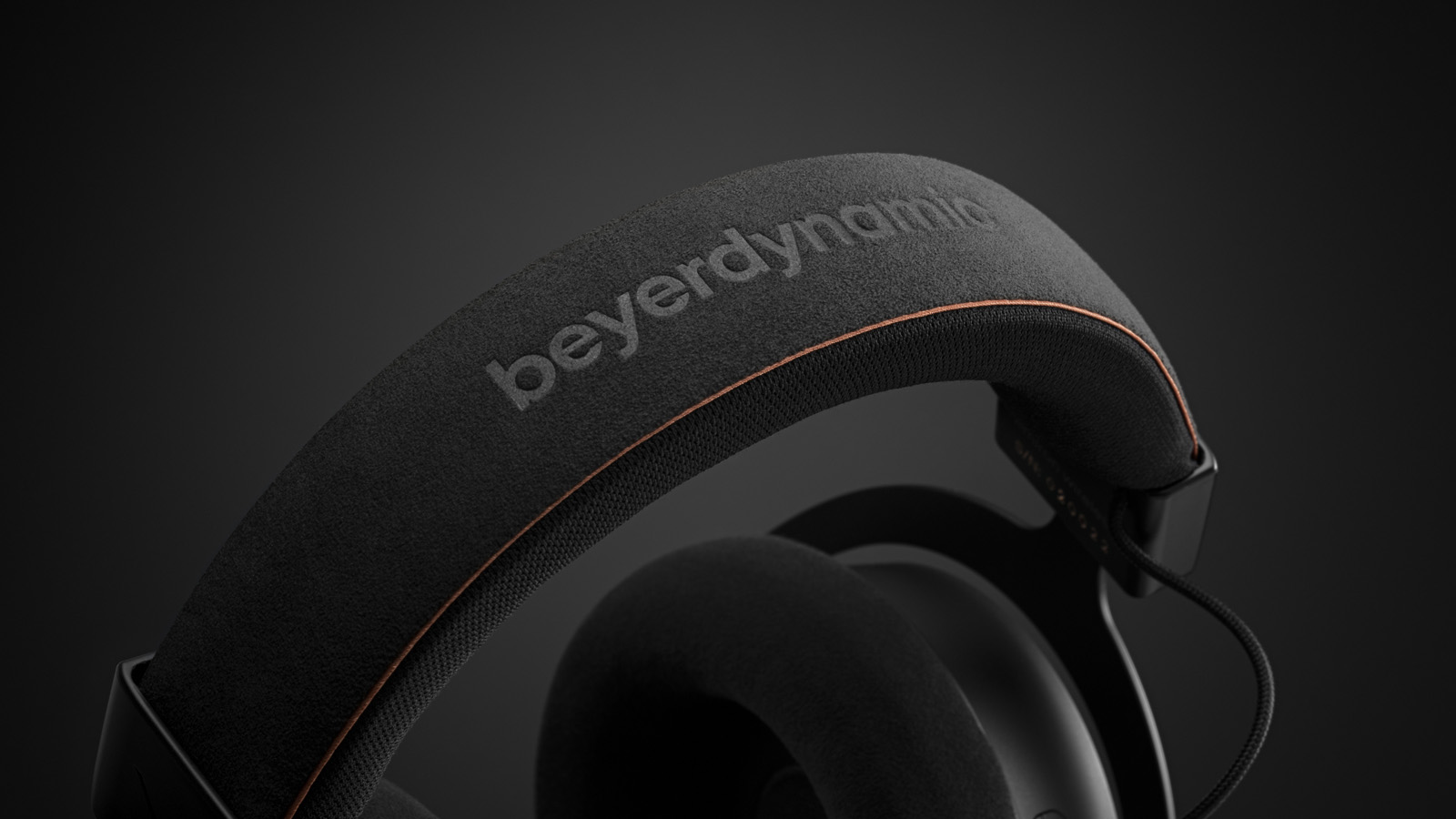 beyerdynamic Amiron Wireless JP COPPER | エレガントな配色を採用