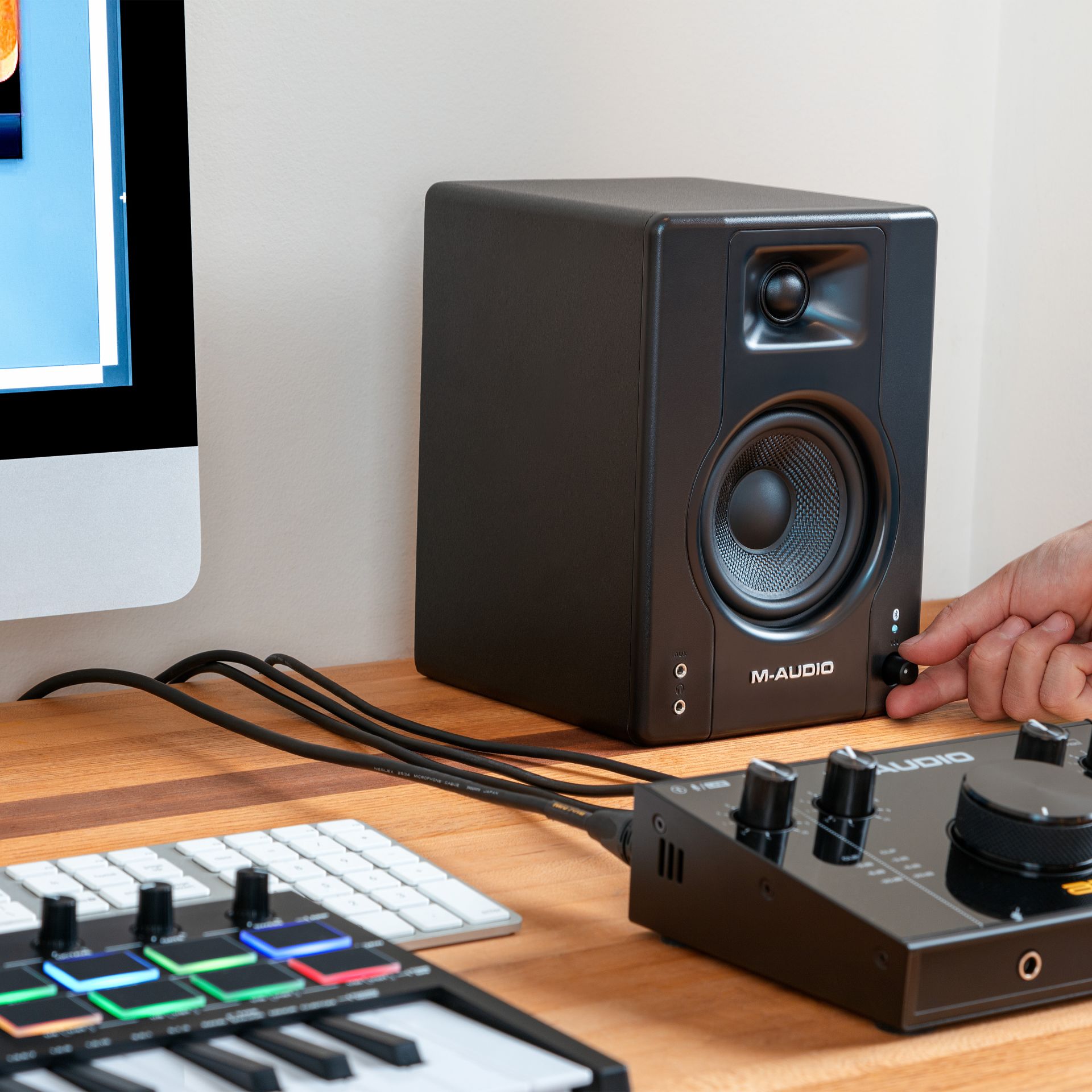 M-Audio BX3BT / BX4BT | Bluetooth搭載、コンパクトなボディに高品位