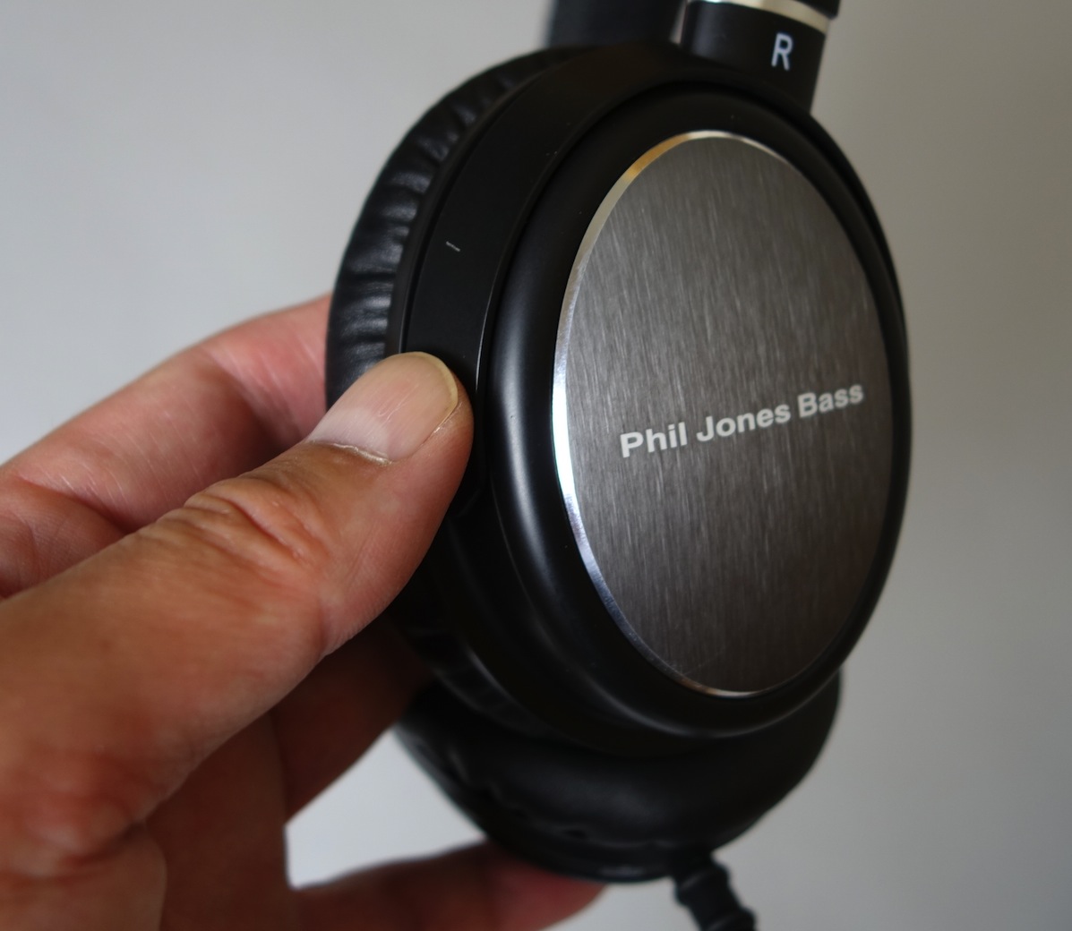 レビュー】Phil Jones Bassのベースプレーヤー用ヘッドホン”H850″を