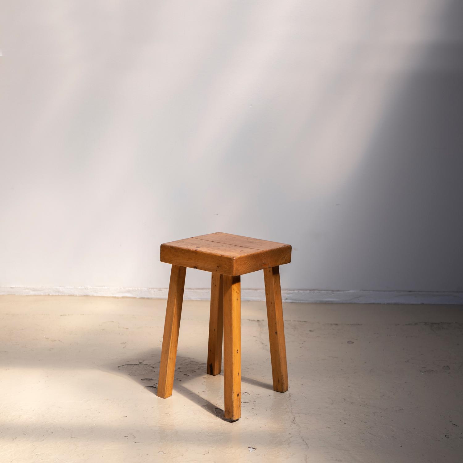 Square Pine Stool - Objet d' art