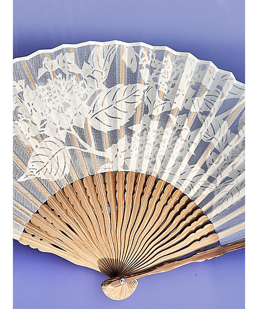 素（shiro）の扇子7寸 切りえ［紫陽花］ | アトリエ・Kinami