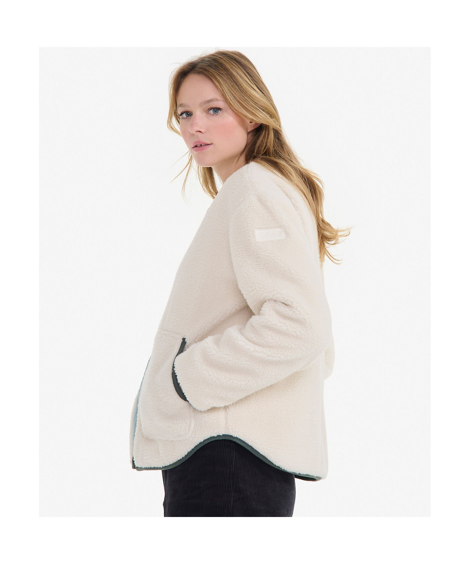 BPF01_AAGL_ZSFAZ82_00700?$VS_1500$