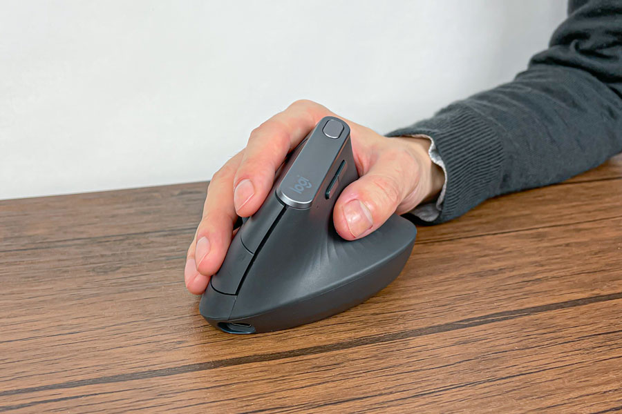 MX Verticalレビュー】サイズでかすぎ、ボタン遠すぎなエルゴマウス