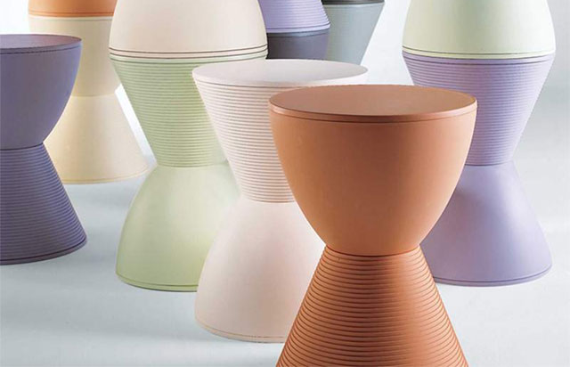 Kartell(カルテル)プリンスアハは正規品を買うべき - 椅子の店