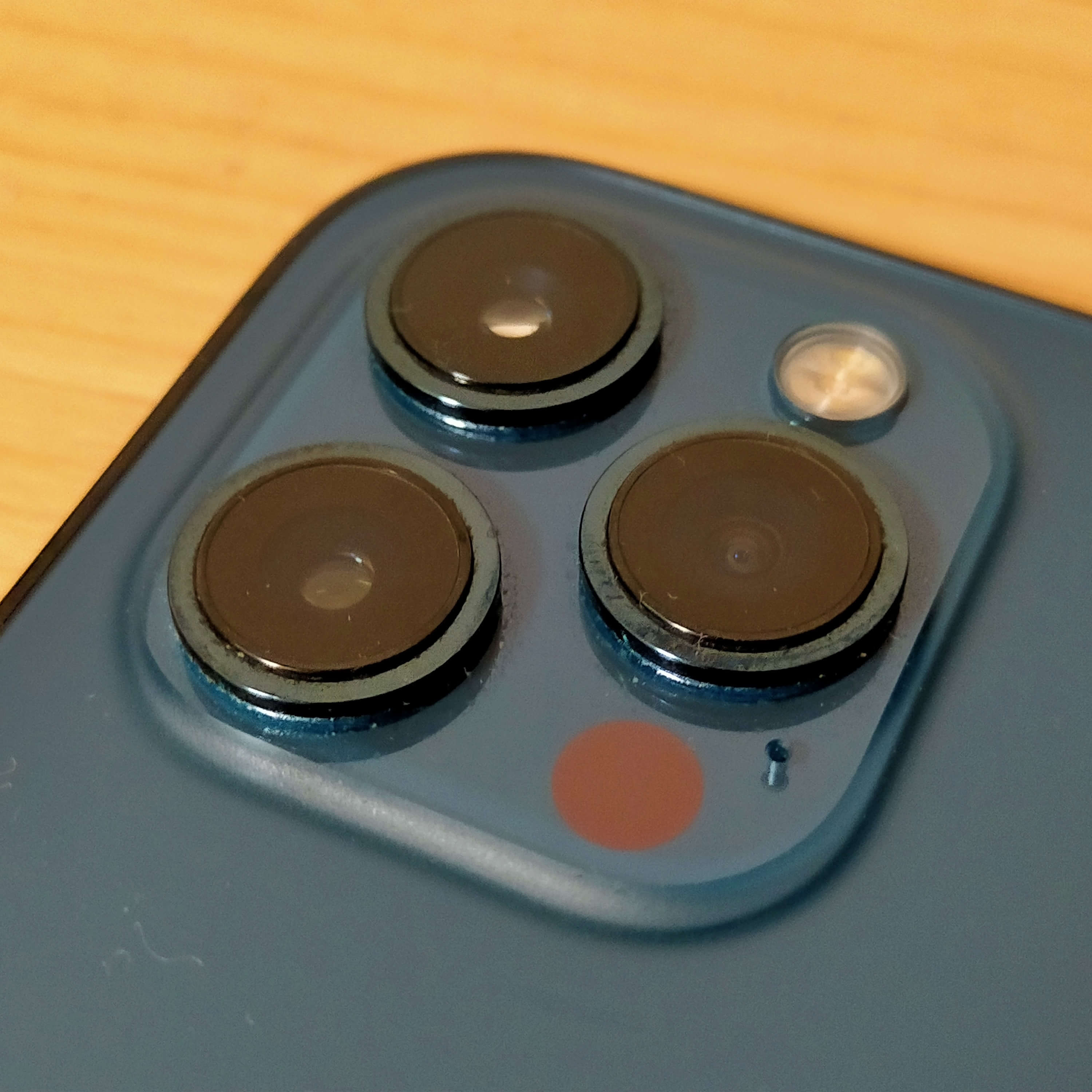 iPhoneカメラ故障の8つの原因と対処法～修理は正規店？街の修理店？