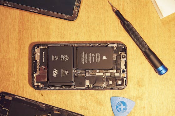 iPhoneカメラ故障の8つの原因と対処法～修理は正規店？街の修理店？