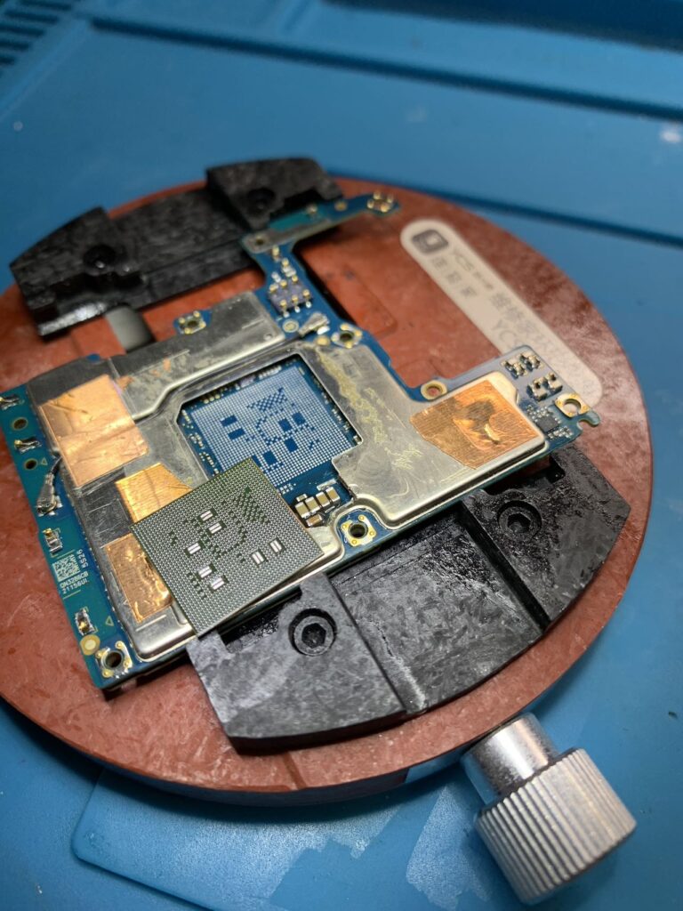 ASUS ZenFone 8 Flip】データ救出 基板故障 ブラックアウト 基盤修理